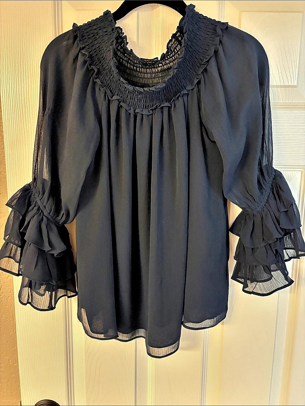 EXpress Ruffle Sleeve Blouse in Black Size Small Like New